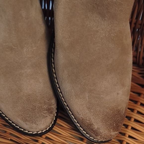 Very Volatile Women's Tan Suede Ankle Booties - Picture 7 of 8